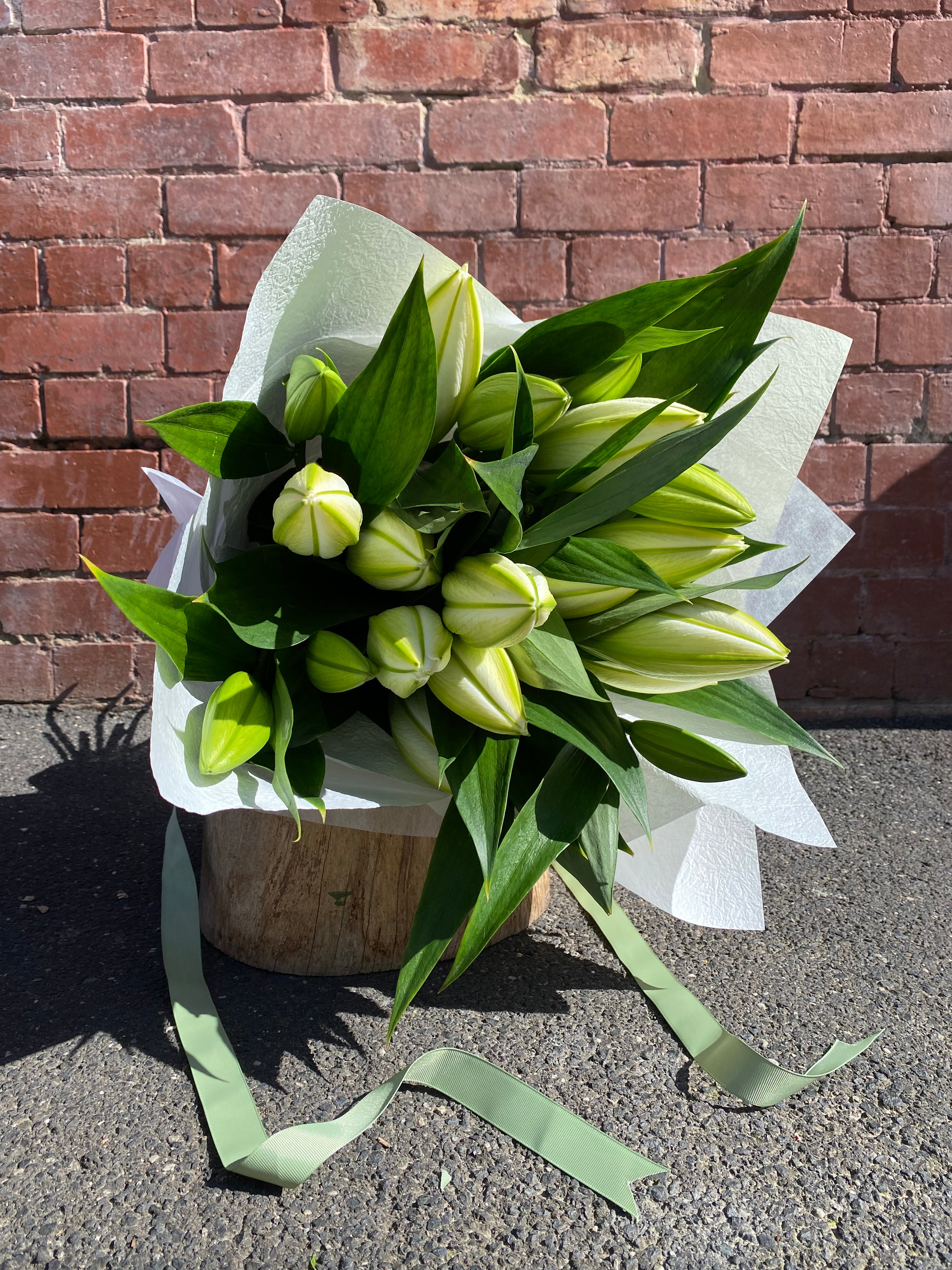 Oriental Lily Bouquet- Pink